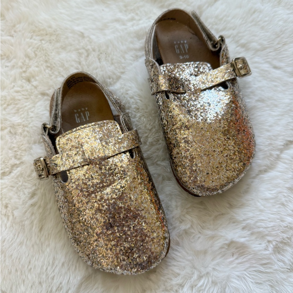 GAP Girl’s Glitter Clogs